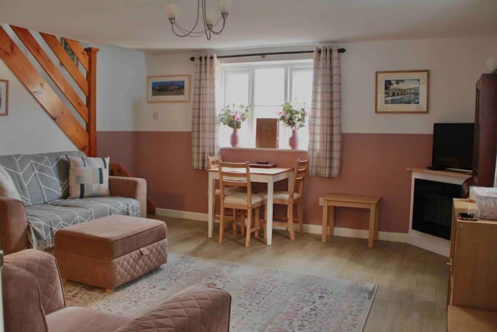 Scenic Couples Getaway In The Brecon Beacons * Crickhowell